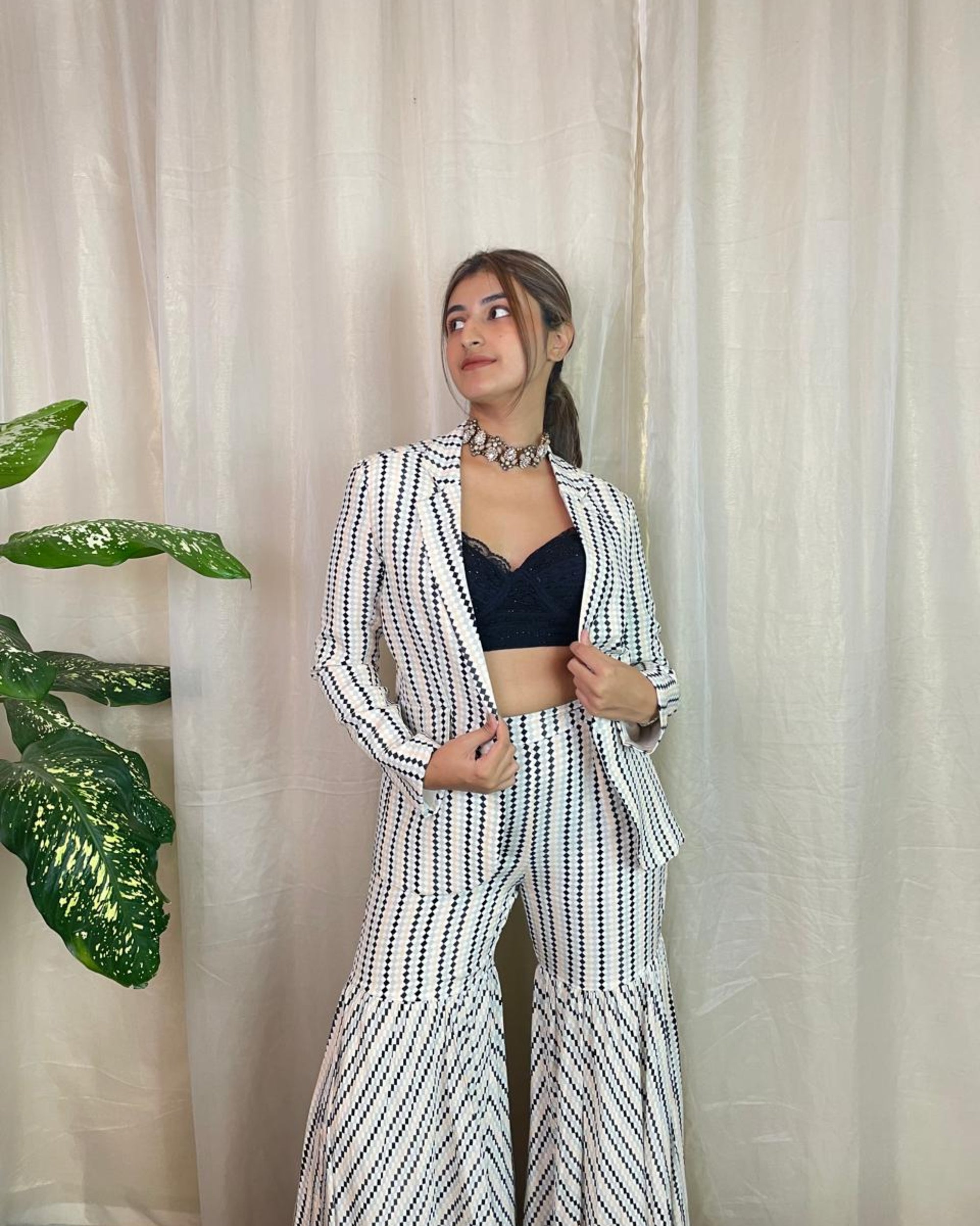 KAIROS- SHARARA BLAZER SET
