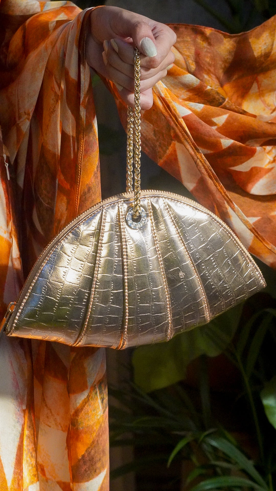 AURORA CLAM HANDBAG