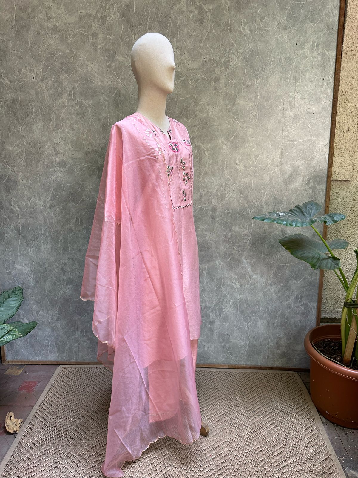 REHWA KURTA PANT SET
