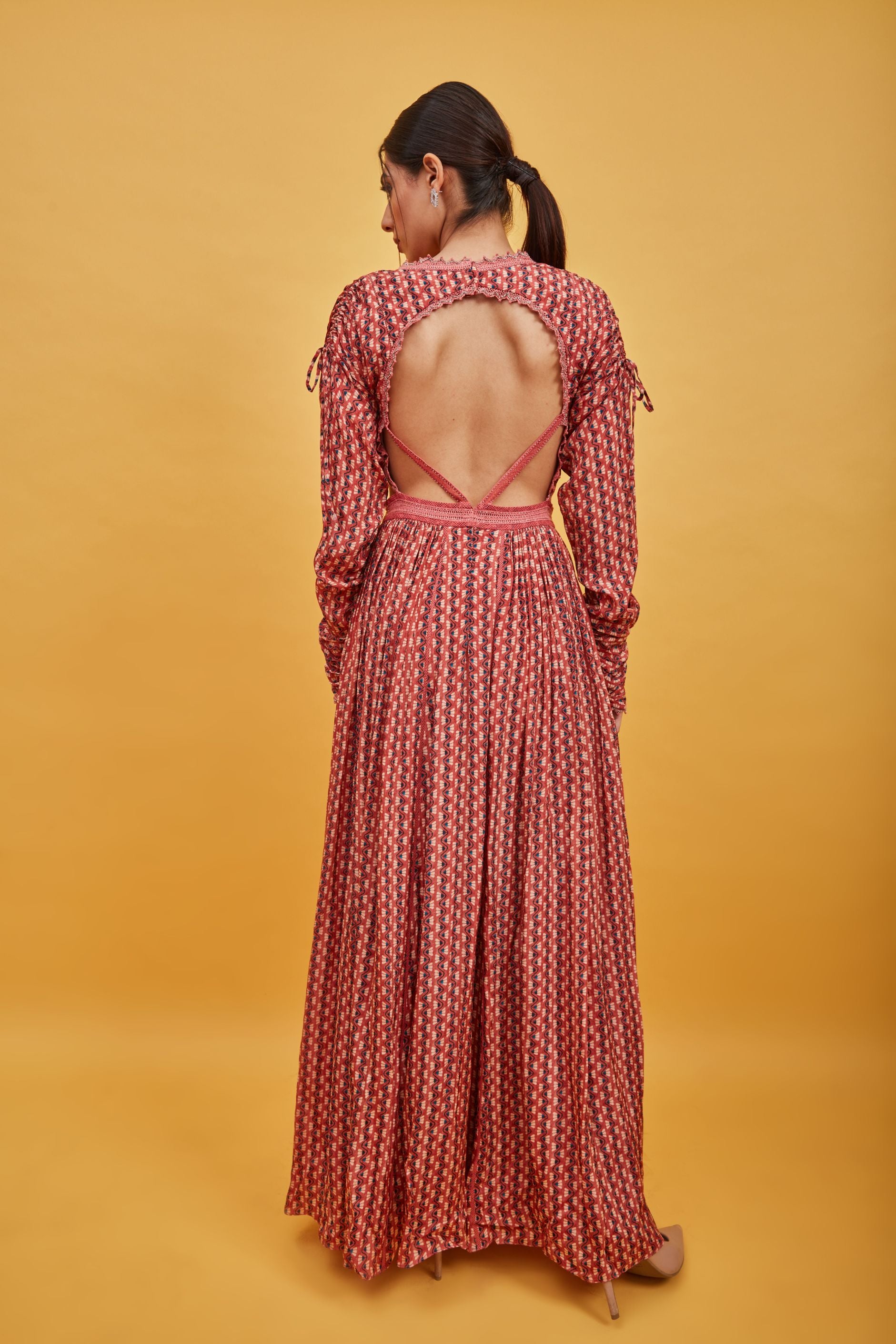 FLOOR LENGTH PRINTED CREPE GOWN