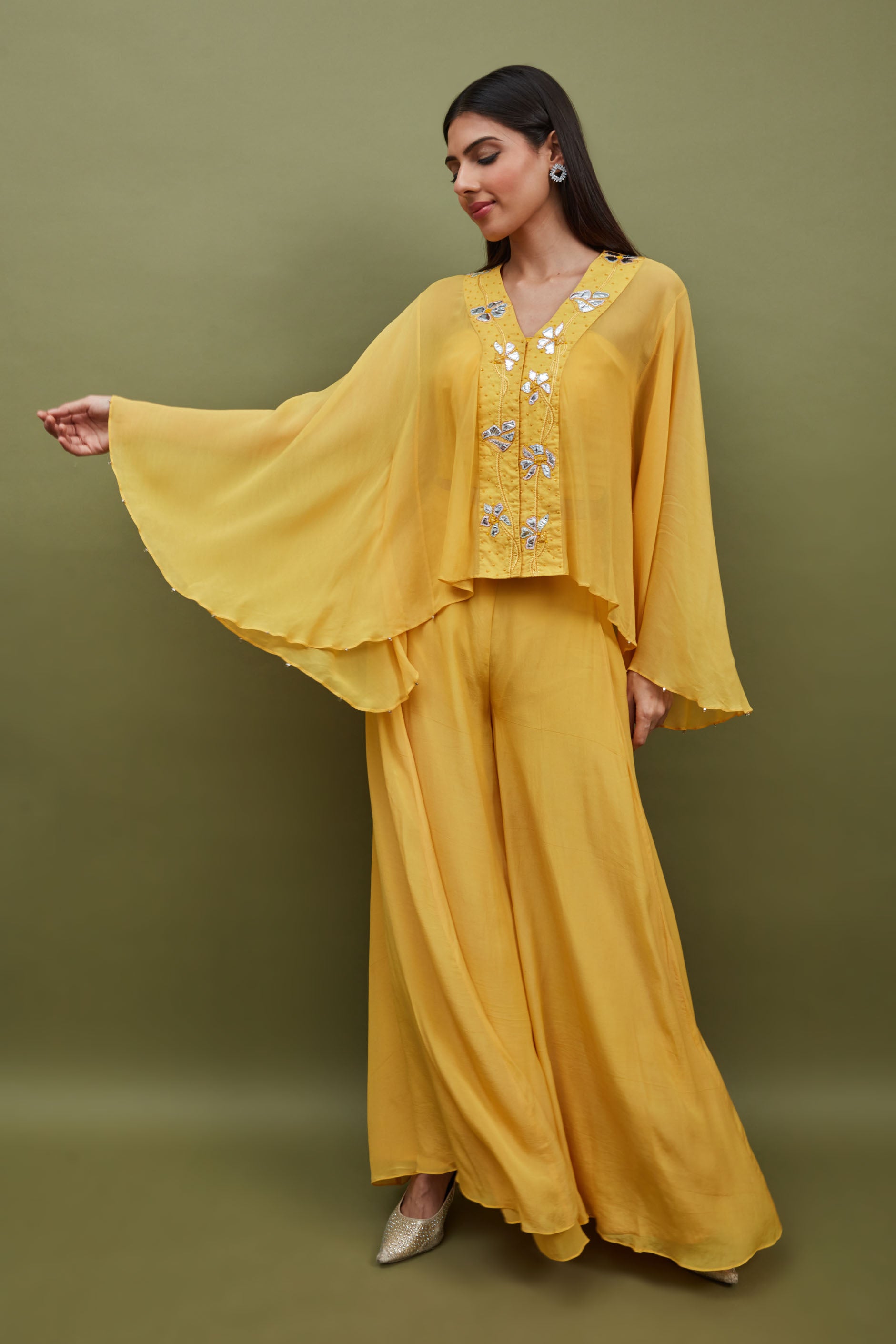 Yellow kurta pant set in indo-western style